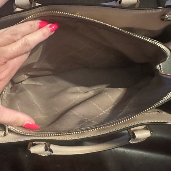 Michael Kors purse - Picture 10 of 16